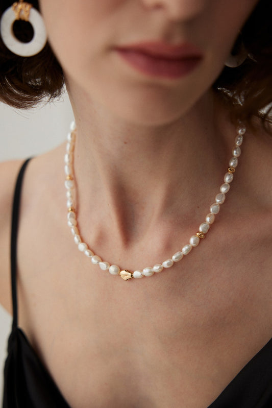 Chic Baroque Pearls Necklace By Essimora